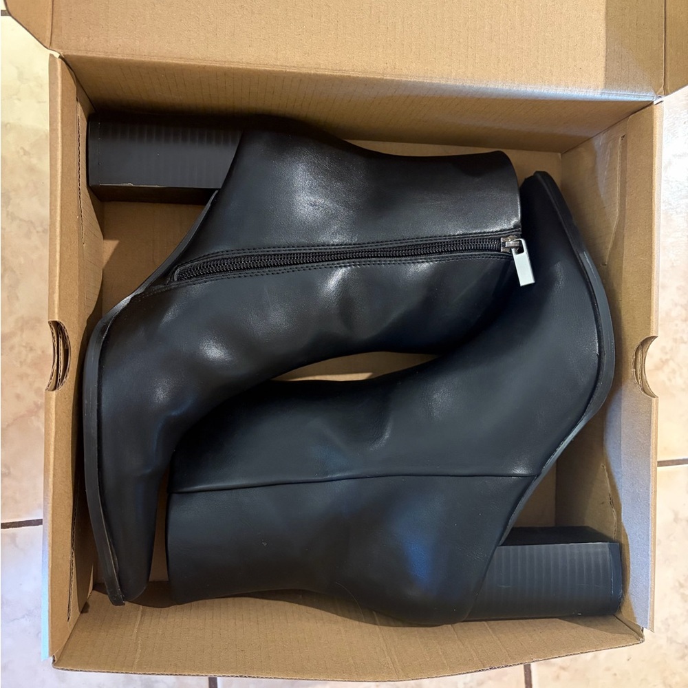 Cellenz Women’s Black Ankle Boots – Size 8